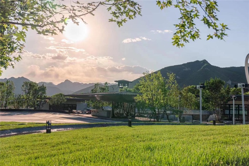 檀谷慢闪公园的山景与草坪